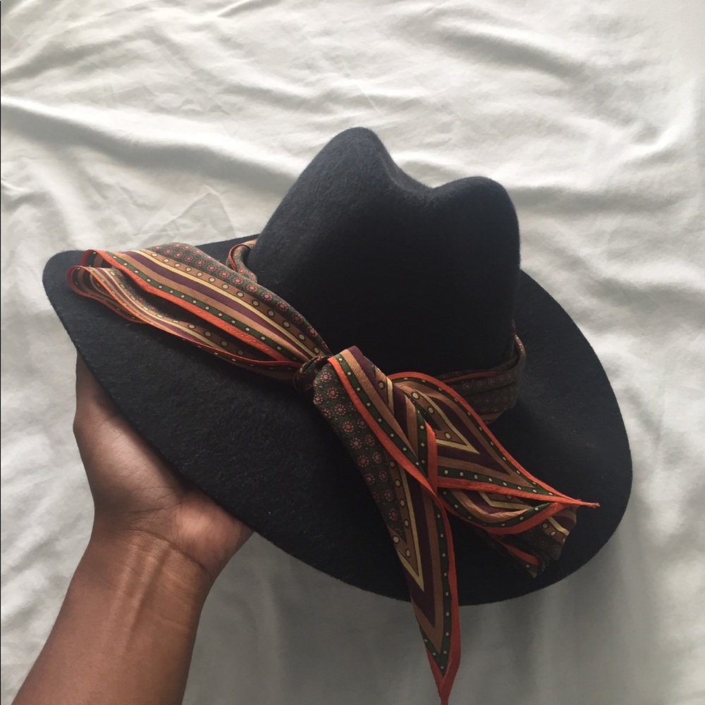 Black floppy hat